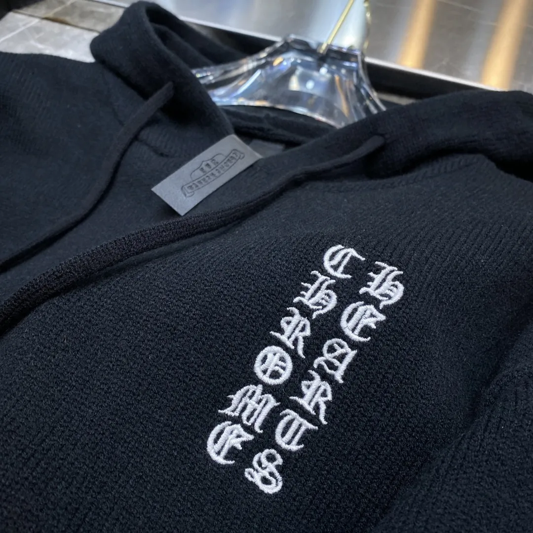 P316 Chrome Hearts 🍁Autumn and winter sweater series🍁 Heavy-duty colorful sweater with red mouth embroidery on both arms, 20 pieces of imported color patchwork leather on both sleeves ➕Tajima machine embroidery process, selected high-quality wool blended knitted fabric, non-market ordinary version 🌈Recommended color: black 🌈Cardage: S, M, L, XL